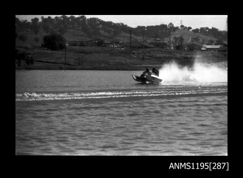 Lake Glenmaggie 1971, outboard catamaran VG78N