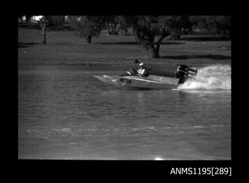 Lake Glenmaggie 1971, outboard catamaran VG78N