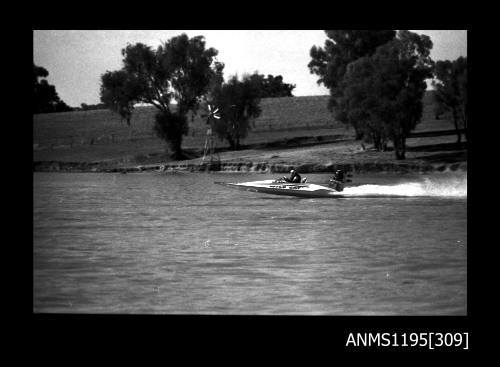 Lake Glenmaggie 1971, outboard catamaran WILD CAT