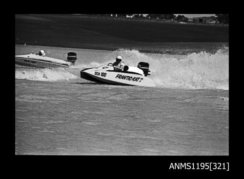 Lake Glenmaggie 1971, outboard catamaran FRANTIC-KAT