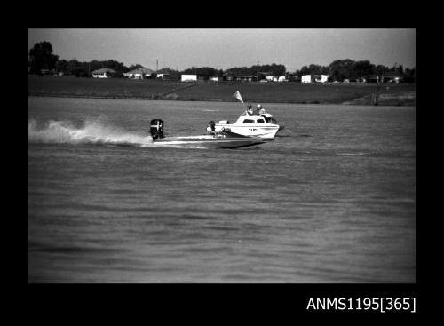 Lake Glenmaggie 1971, outboard catamaran FULLA-FUN