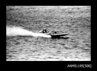 Hen and Chicken Bay 1970s, inboard hydroplane DYNA