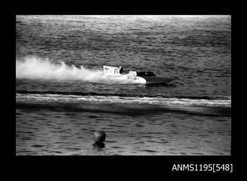 Hen and Chicken Bay 1970s, inboard hydroplane BLACK KNIGHT