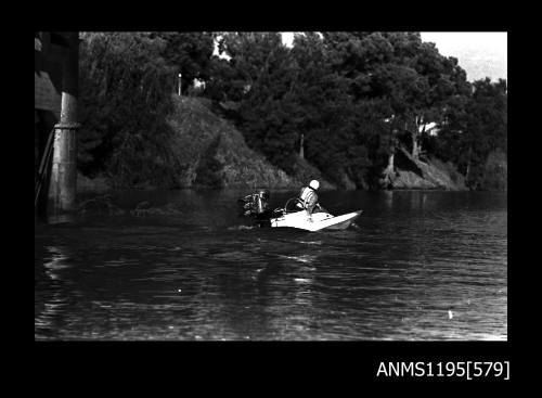 Bridge to Bridge Race 1971, picklefork style outboard catamaran VG78N