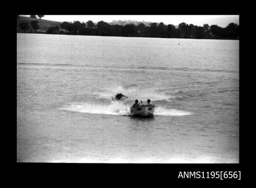 Wagga Boat Club, a boat towing a water skier