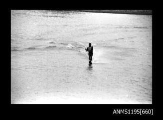 Wagga Boat Club, man water skiing