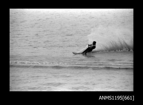 Wagga Boat Club, man water skiing