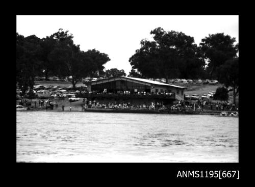 Wagga Boat Club, onlookers at Lake Albert