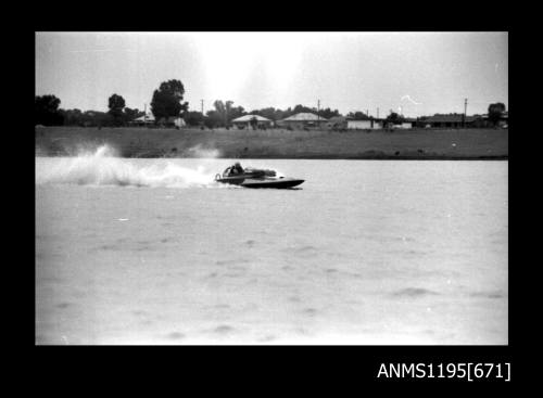 Wagga Boat Club, inboard hydroplane KAARINA