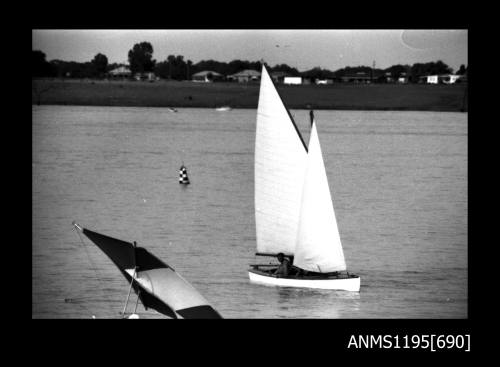 Wagga Boat Club, hang glider and heavyweight Sharpie