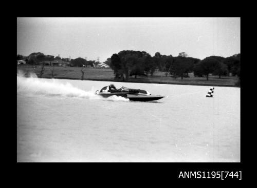 Wagga Boat Club, inboard hydroplane KAARINA