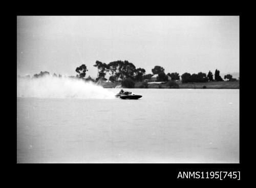 Wagga Boat Club, inboard hydroplane KAARINA