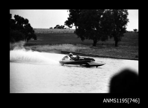 Wagga Boat Club, inboard hydroplane KAARINA