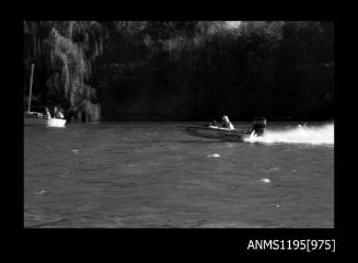 Bridge to Bridge Speedboat Race 1970, outboard runabout DOLLY