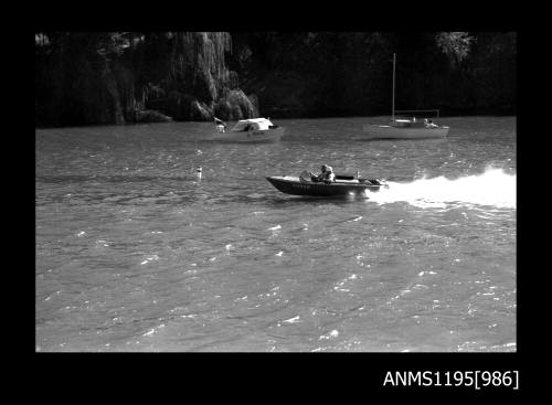 Bridge to Bridge Speedboat Race 1970, inboard runabout KH20N