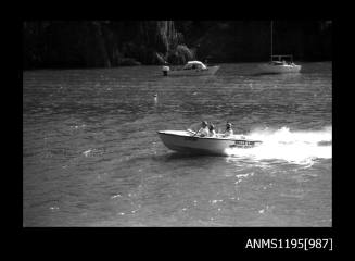 Bridge to Bridge Speedboat Race 1970, inboard runabout BELLS LINE