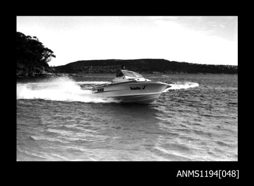 Manly Cove and Store Beach 1973, cruiser VEDETTE J demonstration