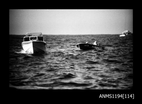 Offshore powerboat racing 1970s, powerboat MINI HUNTER in tow