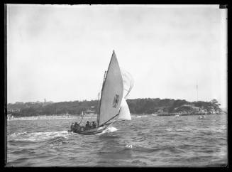 18-foot skiff MISSISSIPPI with Maltese type cross insignia passing Nielsen Park