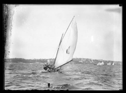 18-footer DESDEMONA on Queen of the Harbour Day in January 1931