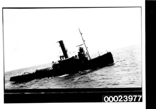 TUG Single funnelled steam tug