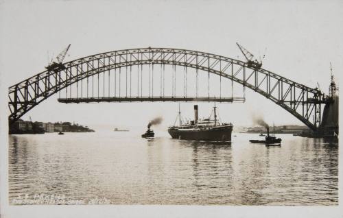 SS PAKEHA and Sydney Harbour Bridge, 25 December 1930