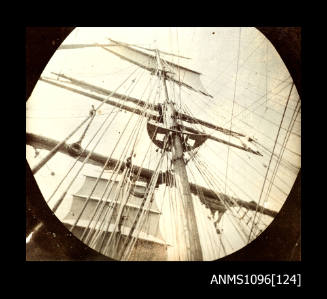 Mast and rigging of sail ship