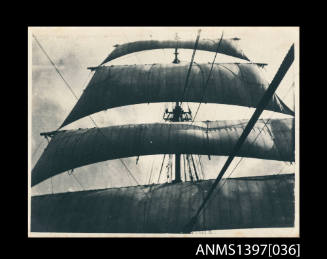 Photograph depicting the main mast of vessel