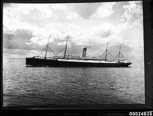 Passenger liner with four masts and a single funnel