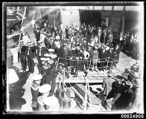 Dr Rudolf Asmis and Captain Otto Schniewind boarding KOLN