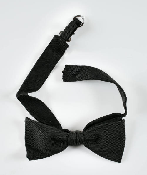 Uniform bow tie