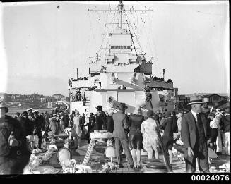 Crowds inspect HMAS AUSTRALIA II at Circular Quay, Sydney