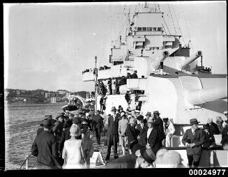 Crowds inspect HMAS AUSTRALIA II at Circular Quay, Sydney