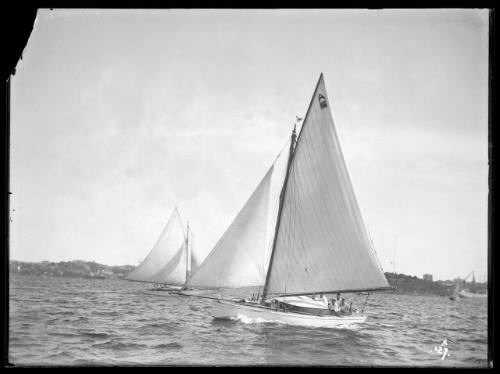 SASC Gaff-rigged sloop RESTLESS