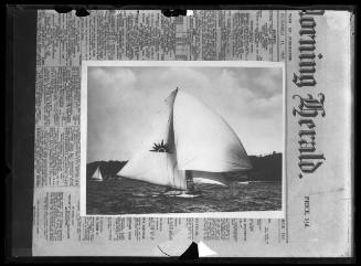 Sloop on Sydney Harbour