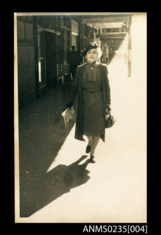 Muriel Binney on a Sydney city street