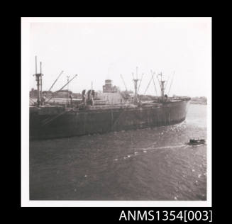 Photograph of unidentified ship