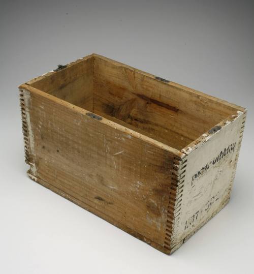 Gunpowder box used as rigger's toolbox