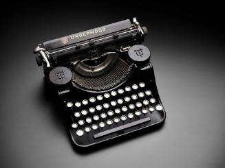 Underwood typewriter in case