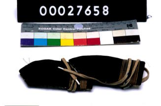 PAIR OF SHOULDER STRAPS OF A THIRD ENGINEER.  PART OF A TAILOR'S KIT, THE CASE 00027650, ITS CONTENTS REGISTERED AS 00027651 - 00027736.