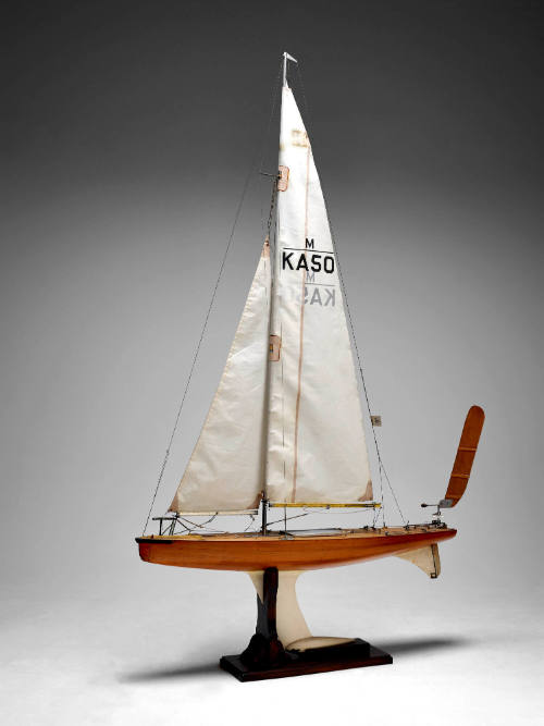 Model yacht SNOOPY