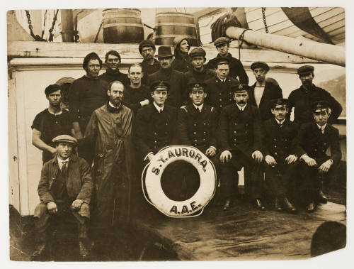 SY AURORA , AAE (Australasian Antarctic Expedition), officers and crew