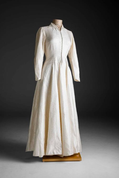 Wedding dress belonging to Lina Cesarin