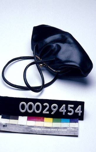 Handbag brought to Australia by Italian migrant Lina Cesarin