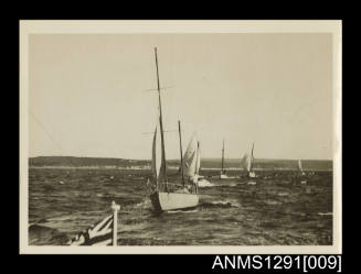 Photograph of WAYFARER No 33 sailing at sea
