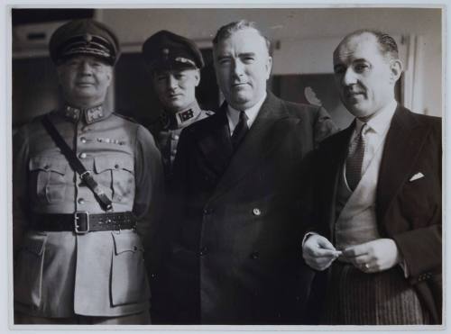 Major-General Ter Poorten and Prime Minister Menzies on board TSS ORANJE II