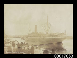 SS ORONTES leaving Brisbane, 4.4.15