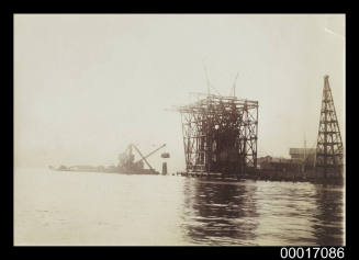 Construction scaffolding at Pyrmont Bay