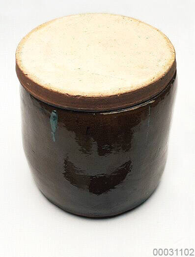 Rice jar similar to those used on TU DO