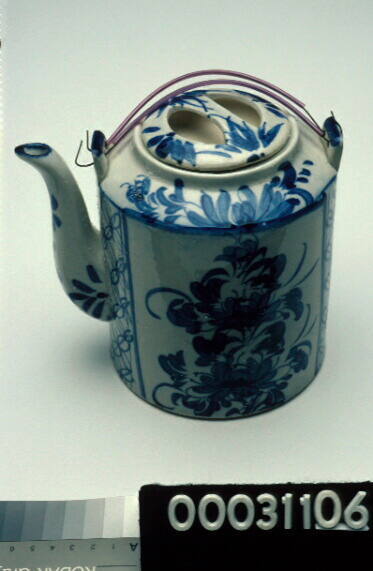 Teapot similar to those used on TU DO